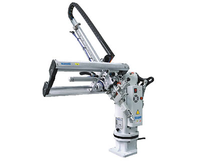 Single oblique arm injection molding robot arm